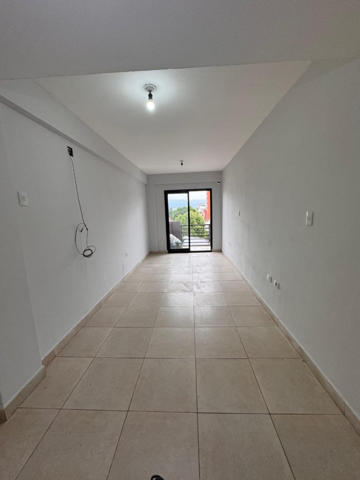 MONOAMBIENTE A METROS AVENIDA SARMIENTO AL 1.200 APTO MASCOTA