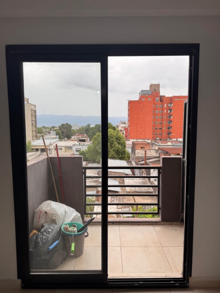 MONOAMBIENTE A METROS AVENIDA SARMIENTO AL 1.200 APTO MASCOTA