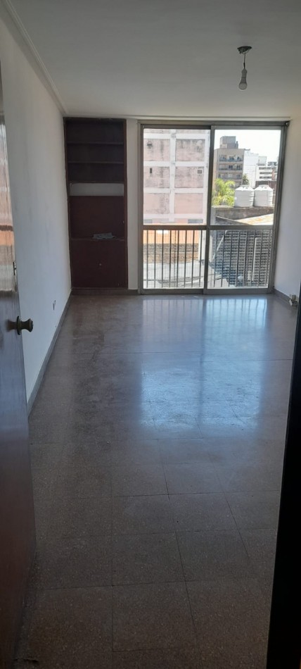 DEPARTAMENTO DE DOS DORMITORIOS AMPLIO EN MENDOZA 380 ENTRE LAPRIDA Y VIRGEN DE LA MERCED