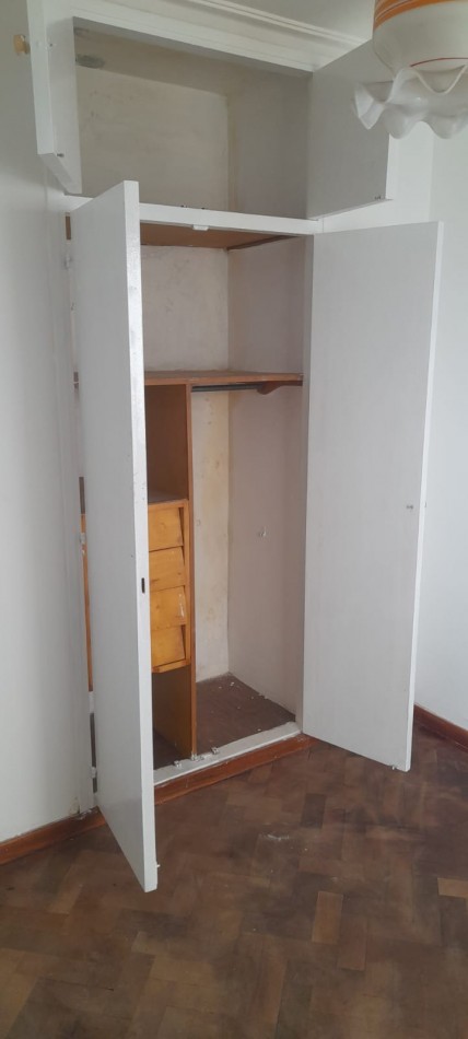 DEPARTAMENTO DE DOS DORMITORIOS AMPLIO EN MENDOZA 380 ENTRE LAPRIDA Y VIRGEN DE LA MERCED