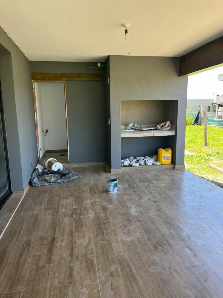 HERMOSA CASA A ESTRENAR DE 3D APTA CREDITO EN COUNTRY VIENTO SUR