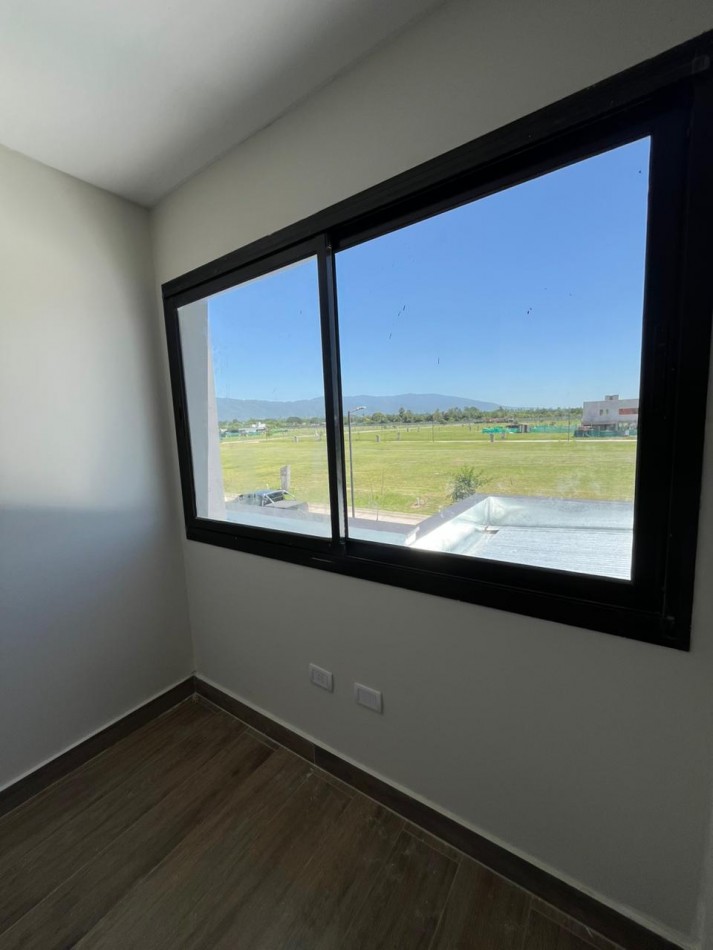 HERMOSA CASA A ESTRENAR DE 3D APTA CREDITO EN COUNTRY VIENTO SUR