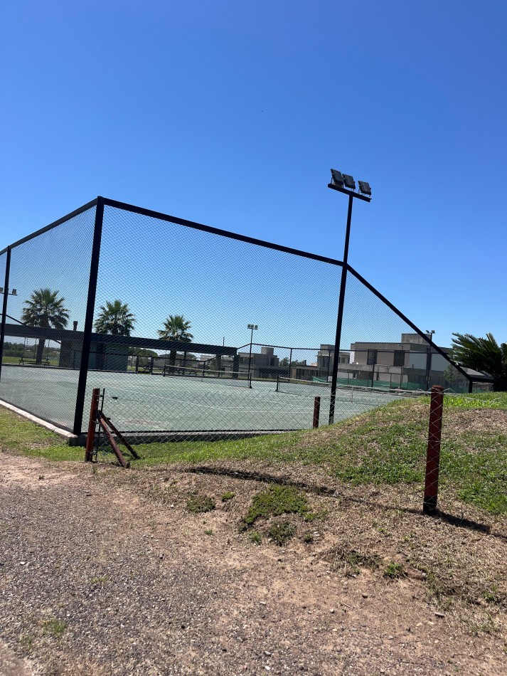 IMPORTANTE CASA EN COUNTRY THE POINT APTA CREDITO 