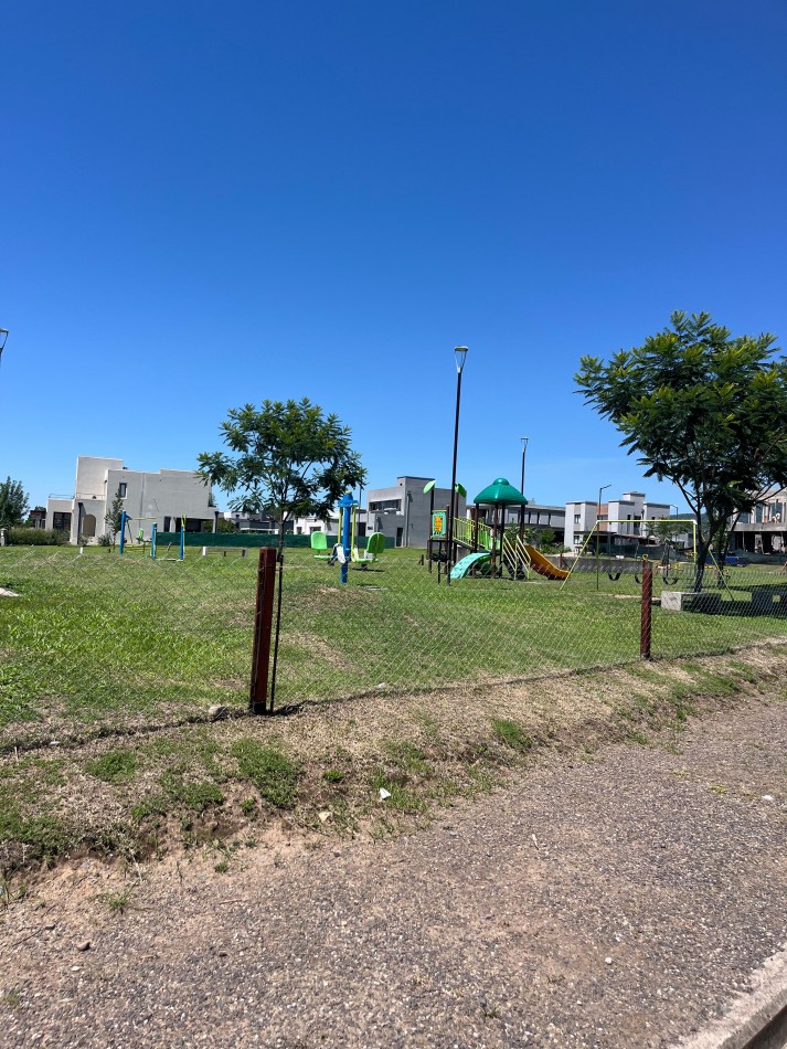 IMPORTANTE CASA EN COUNTRY THE POINT APTA CREDITO 