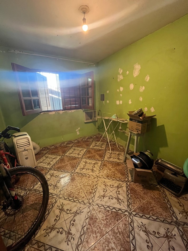 CASA 3 DORMITORIOS EN VILLA MARIANO MORENO CALLE 6 Y 29