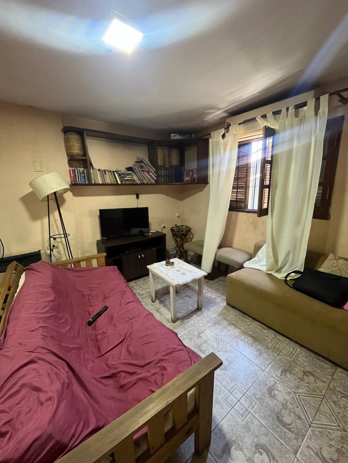 CASA 3 DORMITORIOS EN VILLA MARIANO MORENO CALLE 6 Y 29