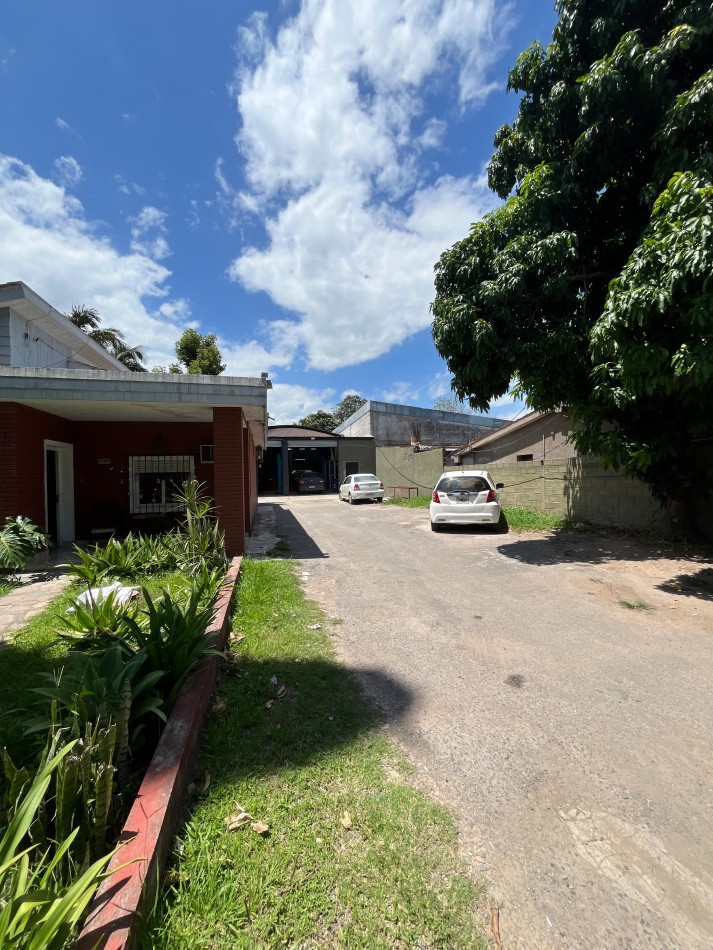 IMPORTANTE INMUEBLE EN YERBA BUENA EN CONSTANCIO VIGIL AL 2.300 A METROS DE AVENIDA SOLANO VERA DE 1300 M2