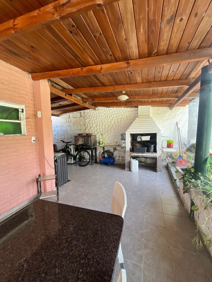 IMPORTANTE INMUEBLE EN YERBA BUENA EN CONSTANCIO VIGIL AL 2.300 A METROS DE AVENIDA SOLANO VERA DE 1300 M2