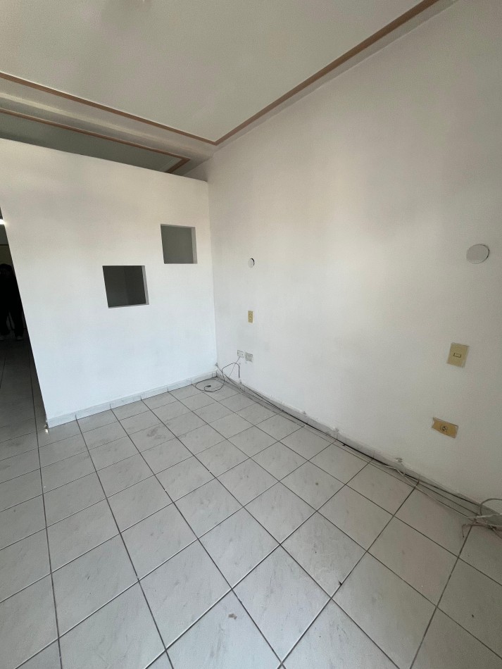 MONOAMBIENTE CON DIVISION GRAL PAZ 1000