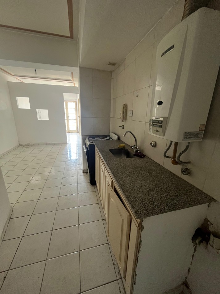 MONOAMBIENTE CON DIVISION GRAL PAZ 1000