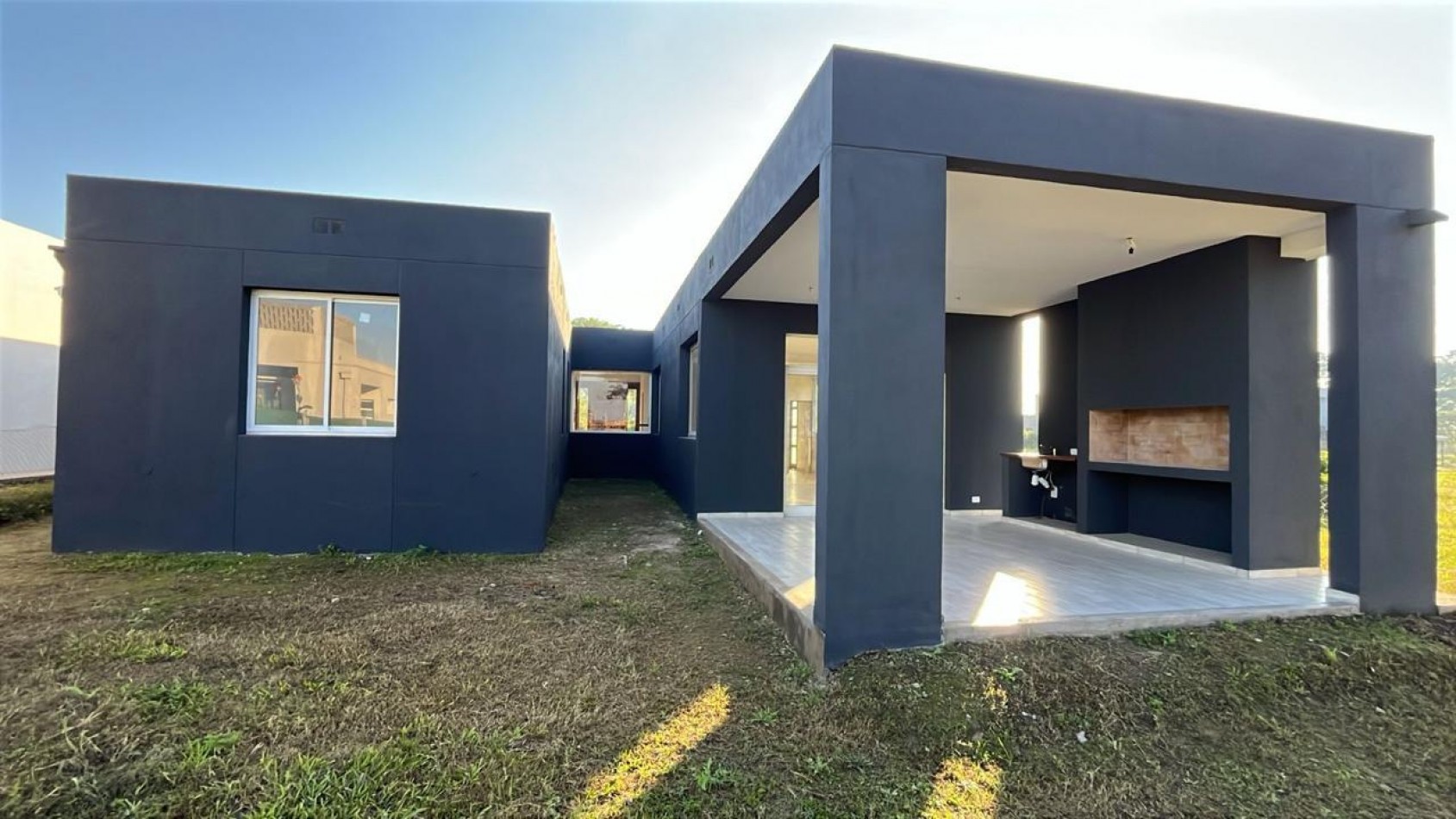 CASA DE TRES DORMITORIOS EN BARRIO CERRADO AYRES LOFT EN YERBA BUENA