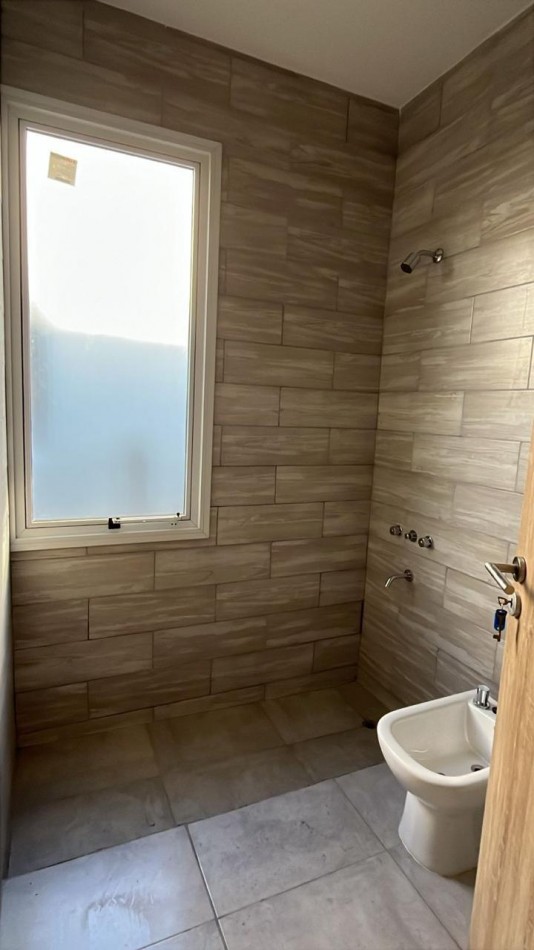 CASA DE TRES DORMITORIOS EN BARRIO CERRADO AYRES LOFT EN YERBA BUENA