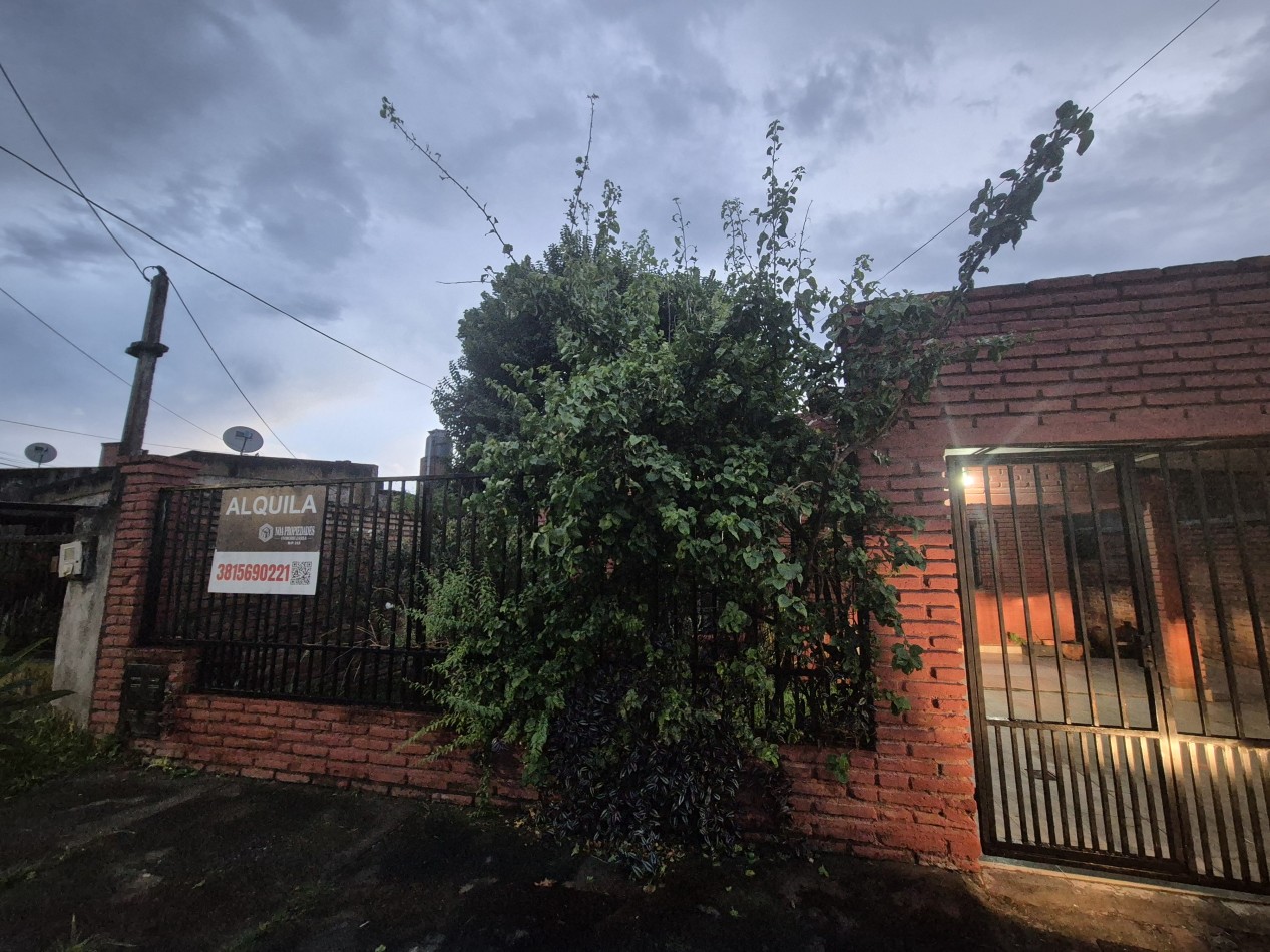 CASA DE TRES DORMITORIOS ALTURA AVENIDA BELGRANO AL 4.400