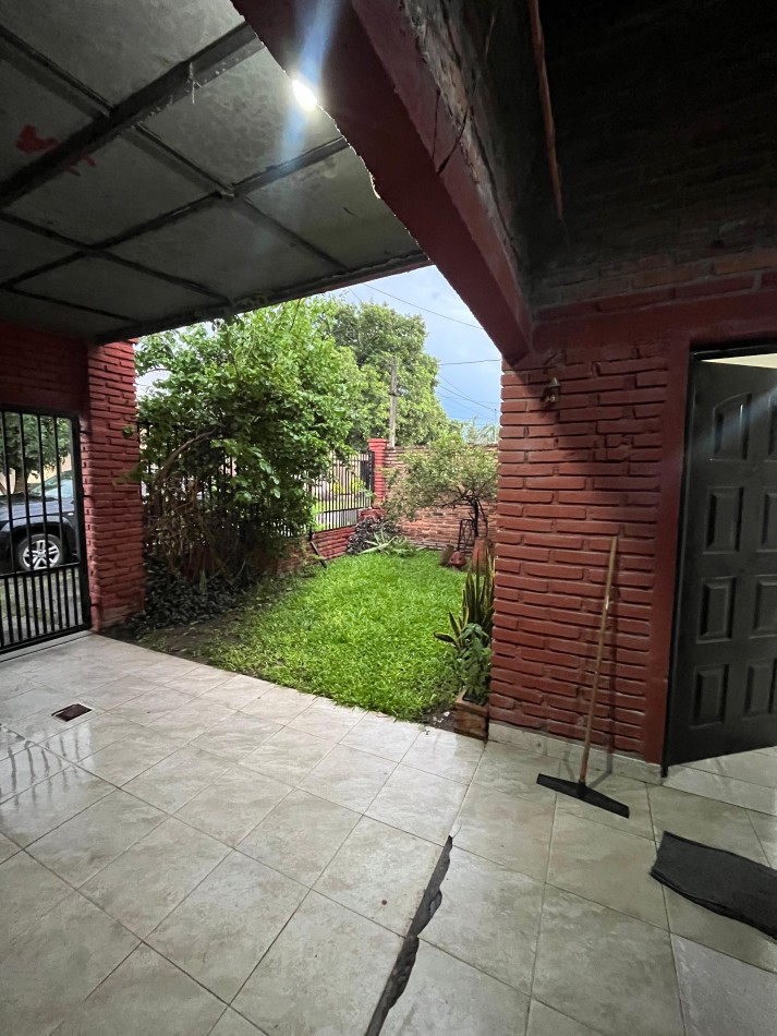 CASA DE TRES DORMITORIOS ALTURA AVENIDA BELGRANO AL 4.400