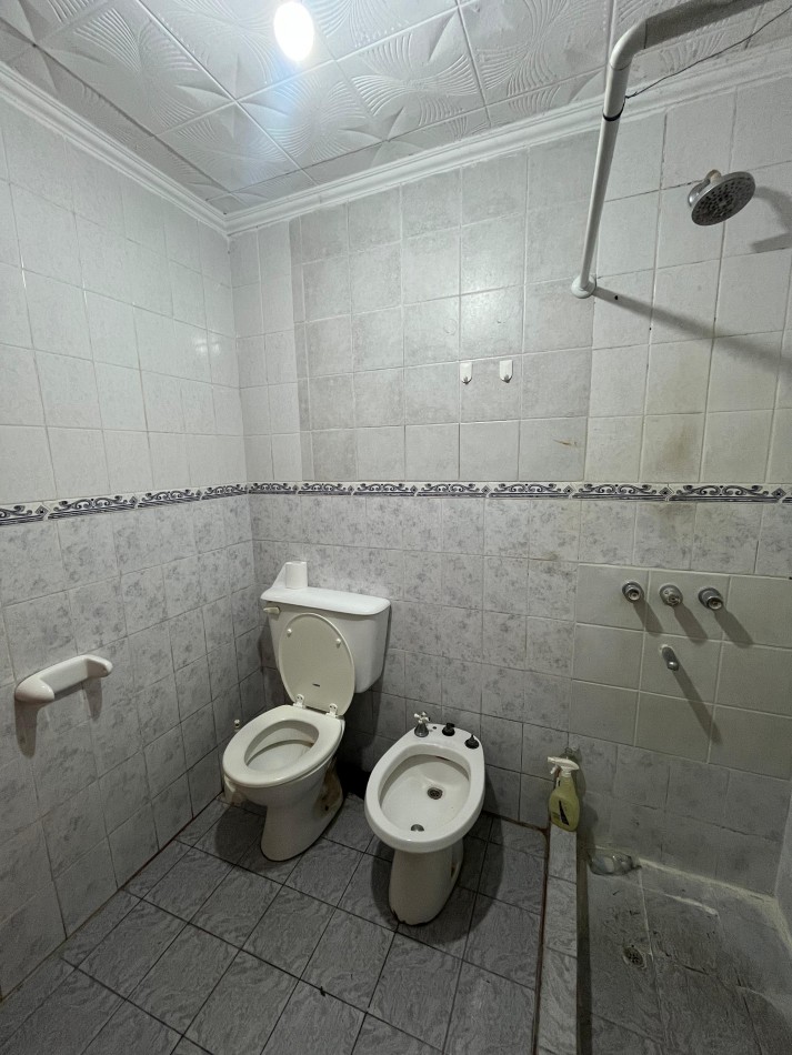 CASA DE TRES DORMITORIOS ALTURA AVENIDA BELGRANO AL 4.400