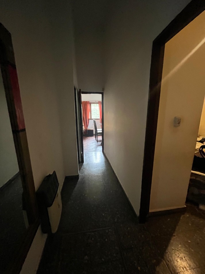 CASA DE TRES DORMITORIOS EN SALAS Y VALDEZ Y PANAMA YERBA BUENA