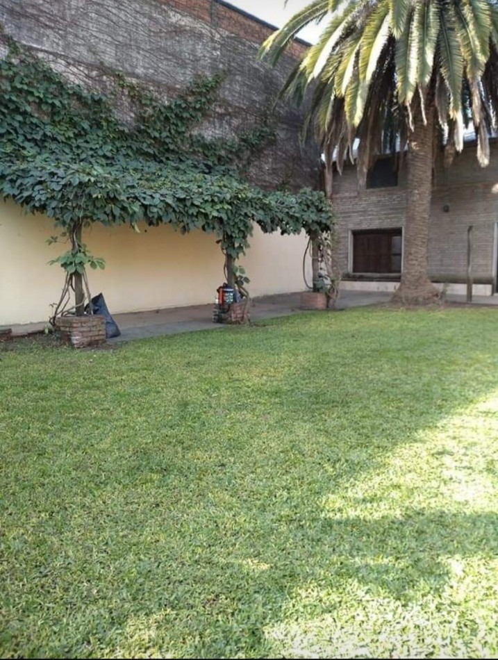 CASA EN EL COLMENAR SOBRE AVENIDA WILLIAM CROSS al 3.300 EN TERRENO DE 650 M2 APTA CREDITO