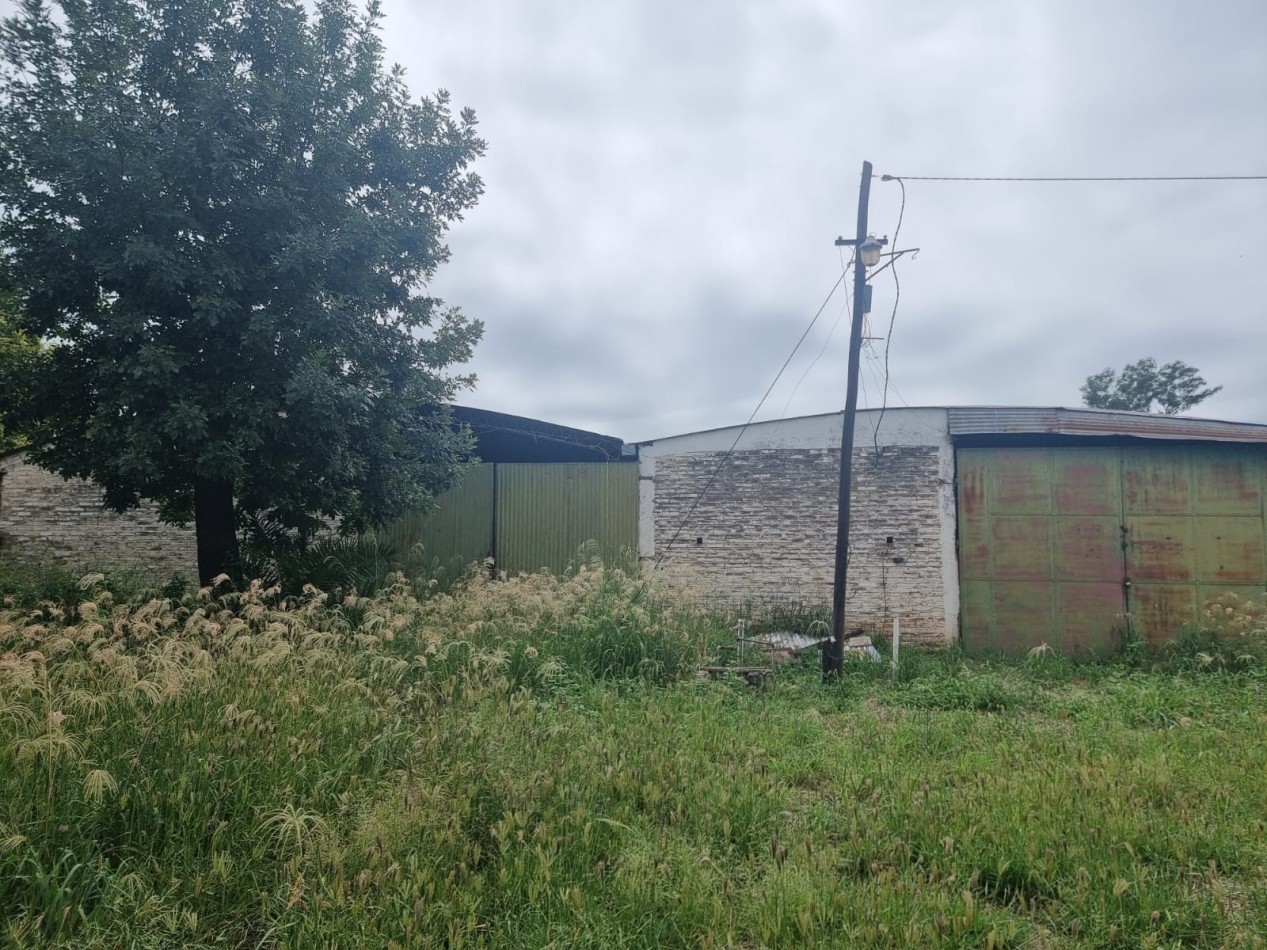 CASA EN  FINCA LOLITA AGUILARES CON GALPONES A REMODELAR