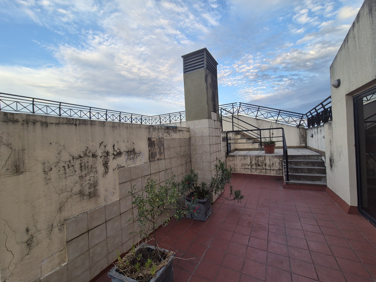 DEPARTAMENTO DE TRES DORMITORIOS CON DEPENDENCIA APTO CREDITO Y COCHERA EN SAN LORENZO AL 700