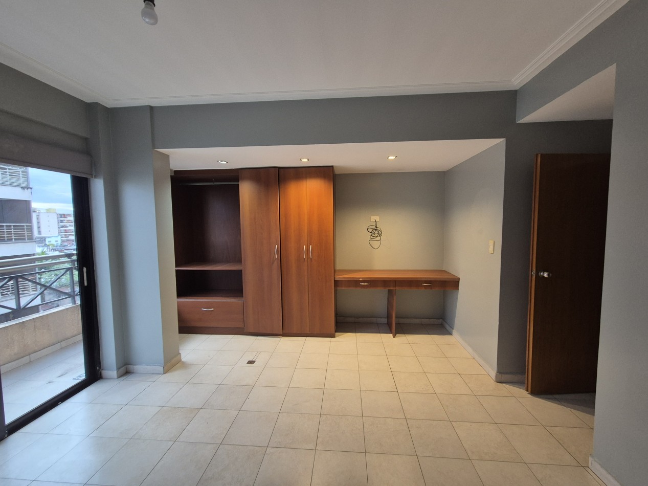 DEPARTAMENTO DE TRES DORMITORIOS CON DEPENDENCIA APTO CREDITO Y COCHERA EN SAN LORENZO AL 700