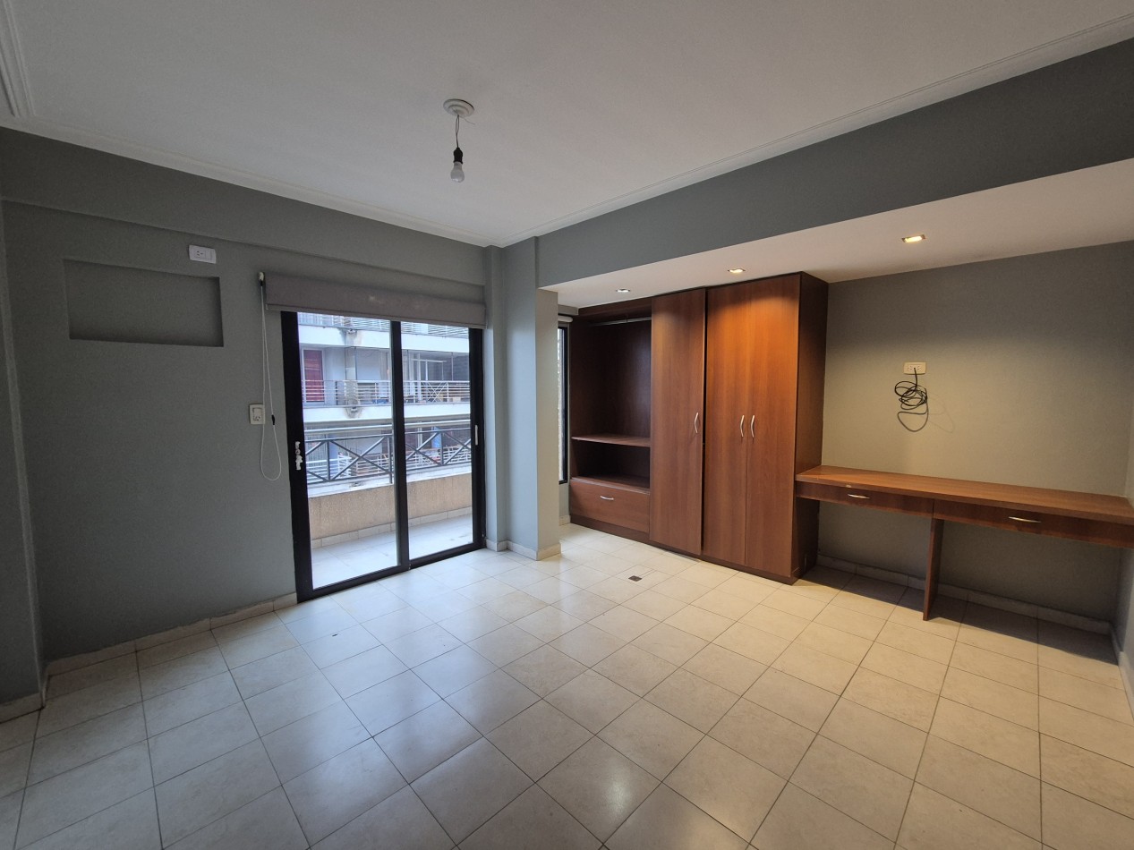 DEPARTAMENTO DE TRES DORMITORIOS CON DEPENDENCIA APTO CREDITO Y COCHERA EN SAN LORENZO AL 700