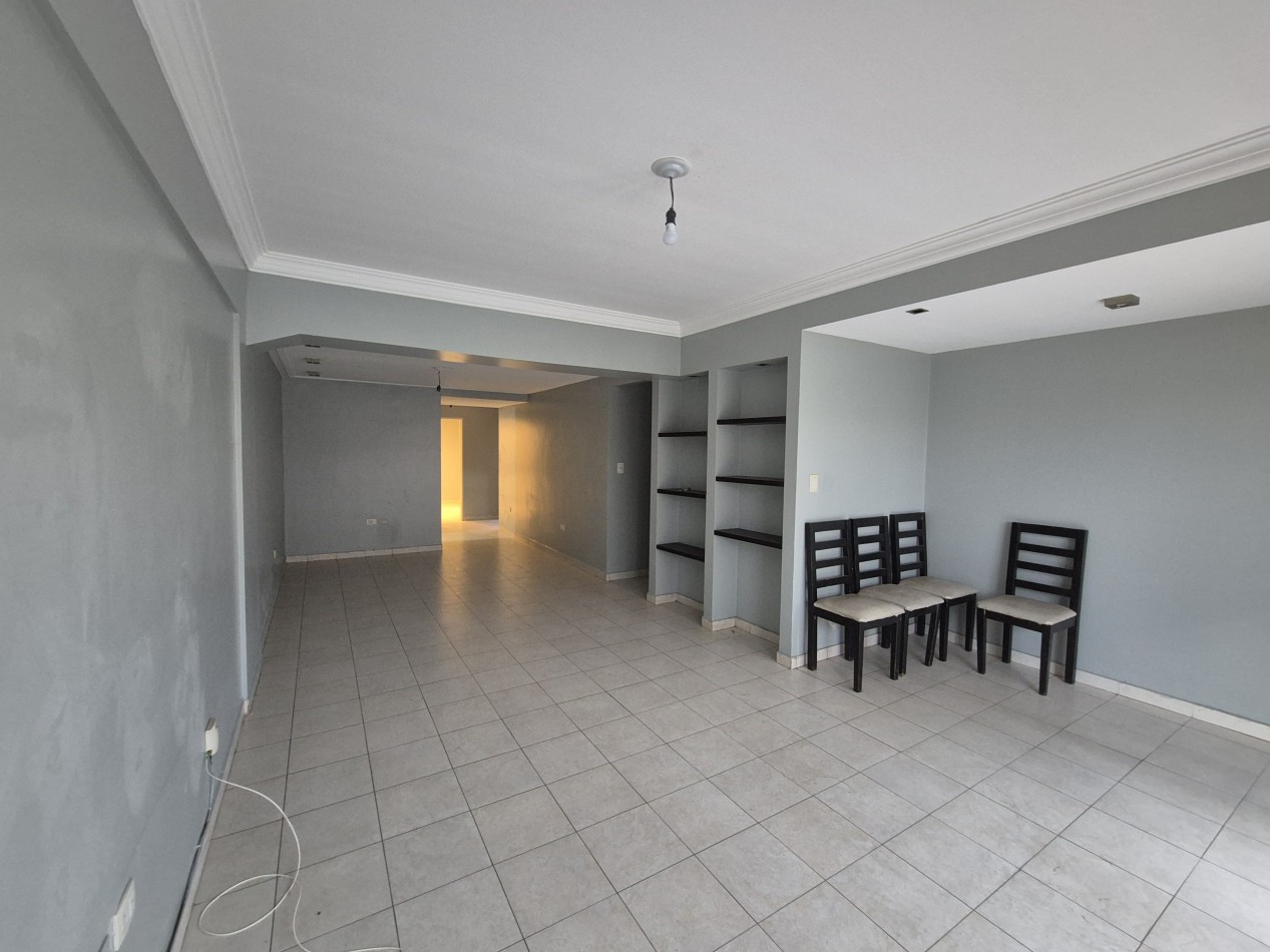 DEPARTAMENTO DE TRES DORMITORIOS CON DEPENDENCIA APTO CREDITO Y COCHERA EN SAN LORENZO AL 700