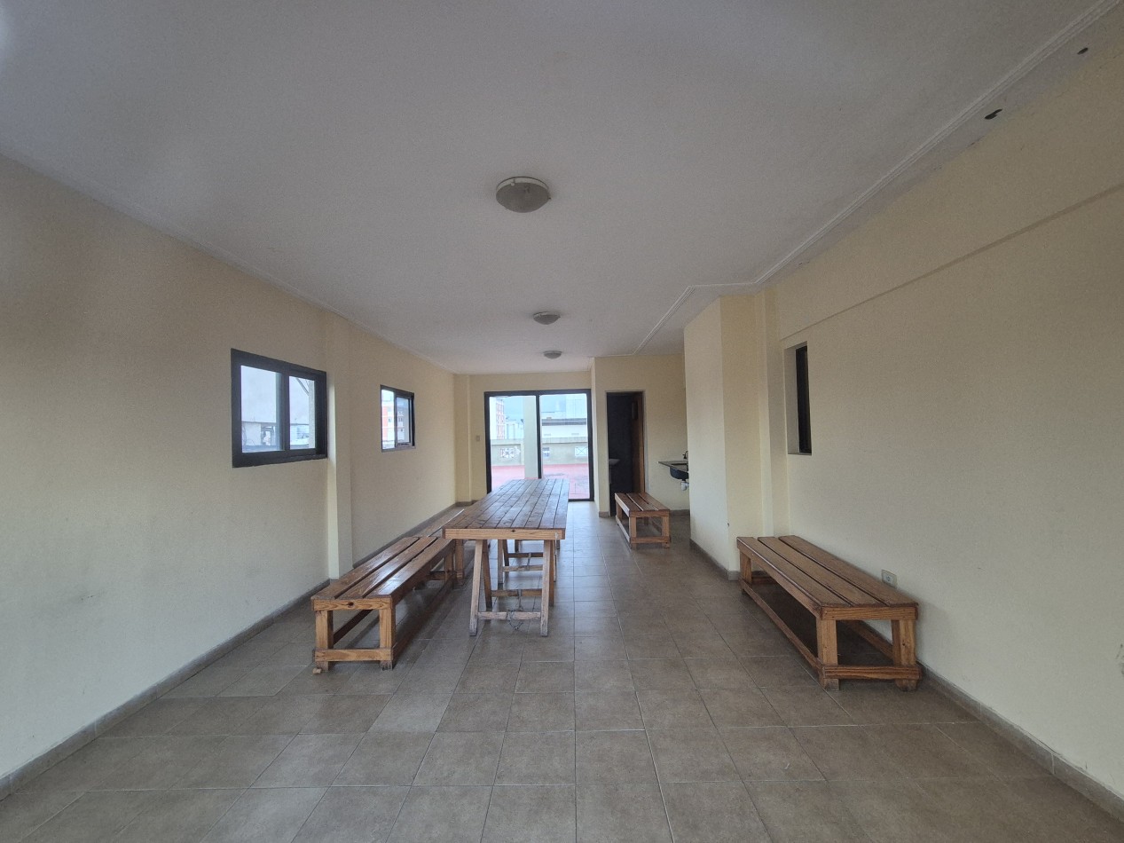 DEPARTAMENTO DE TRES DORMITORIOS CON DEPENDENCIA APTO CREDITO Y COCHERA EN SAN LORENZO AL 700