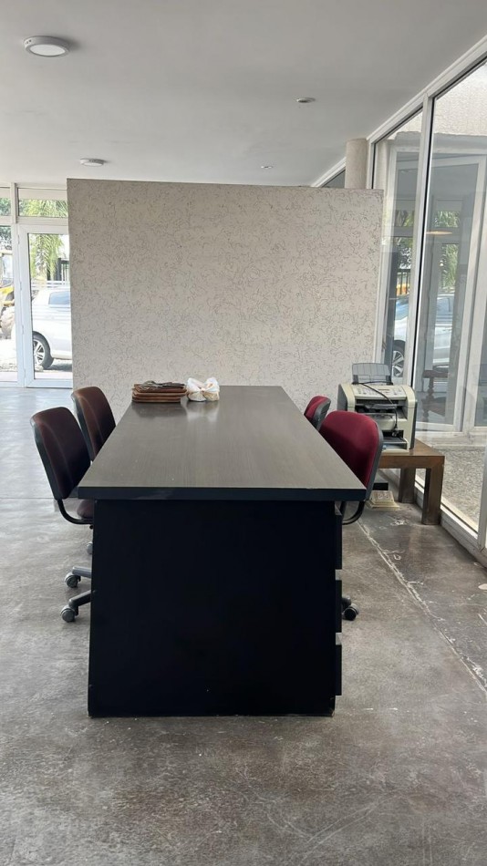 IMPORTANTE INMUEBLE COMERCIAL EN YERBA BUENA DEPOSITO CON OFICINAS 