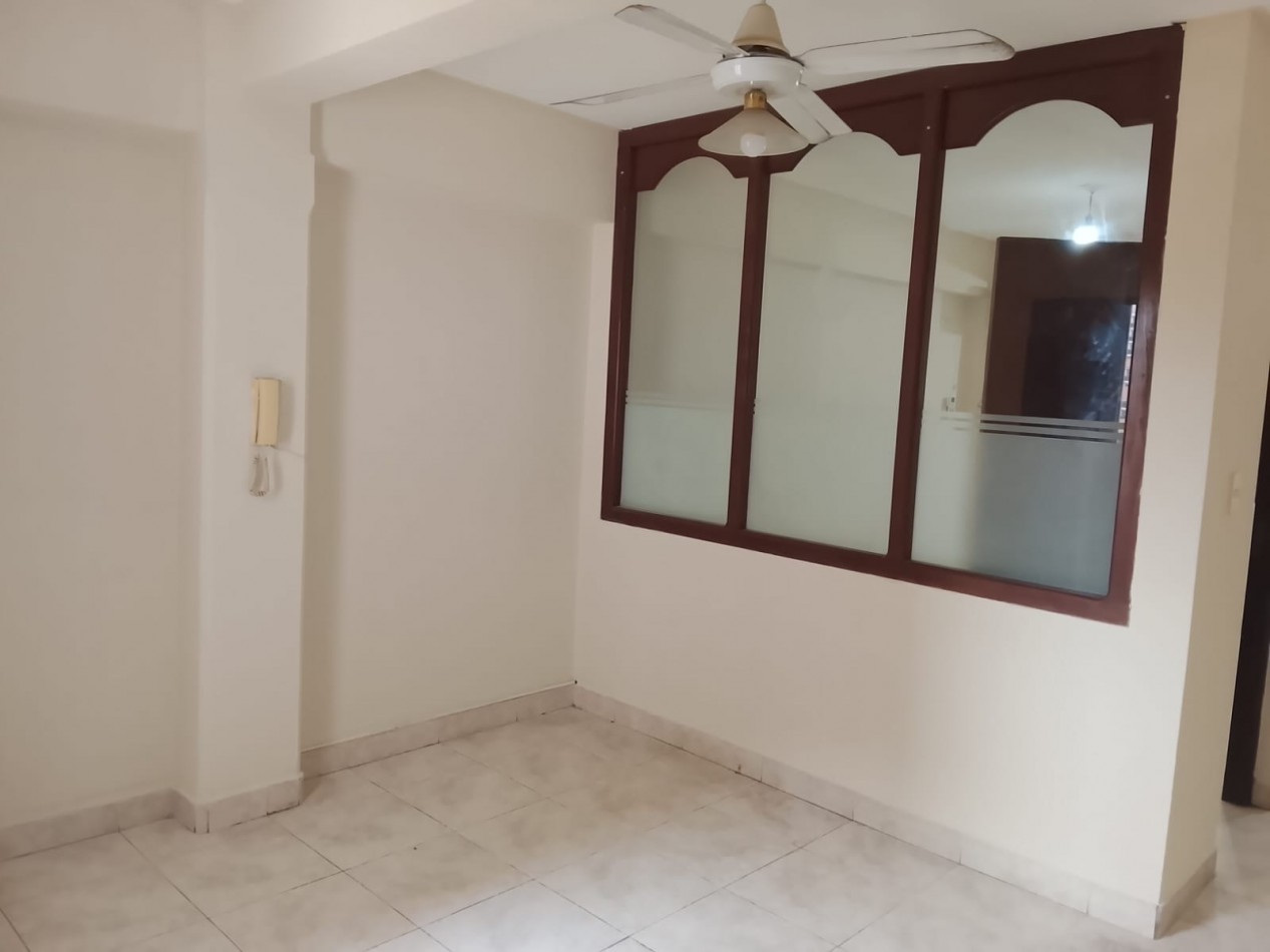 DEPARTAMENTO DE DOS DORMITORIOS EN SAN MARTIN AL 900 APTO COMERCIAL O VIVIENDA