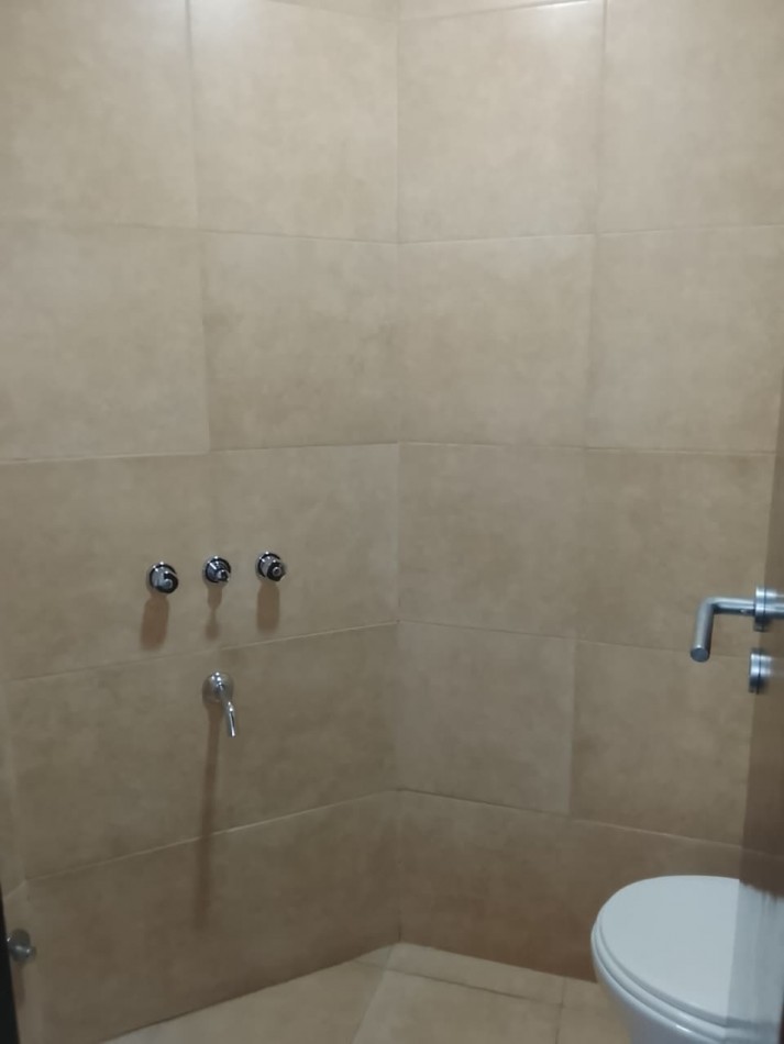 DEPARTAMENTO DE DOS DORMITORIOS AMOBLADO FRENTE A PLAZA ALBERDI CON AMENITIES