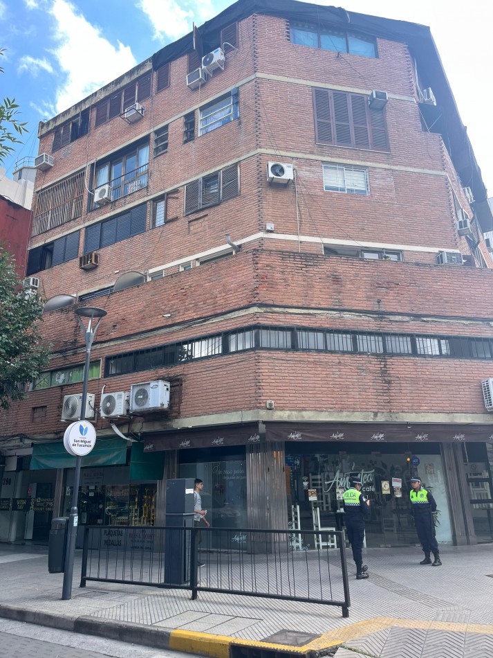 LOCAL COMERCIAL EN LAPRIDA 290 CASI ESQUINA CORDOBA CON RENTA Y ESCRITURA 