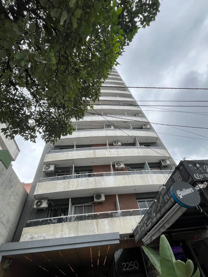 DEPARTAMENTO DE UN DORMITORIO CON BALCON EN AVENIDA MATE DE LUNA AL 2.200 EDIFICIO LA COLORADA