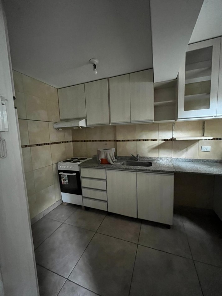 DEPARTAMENTO DE UN DORMITORIO CON BALCON EN AVENIDA MATE DE LUNA AL 2.200 EDIFICIO LA COLORADA