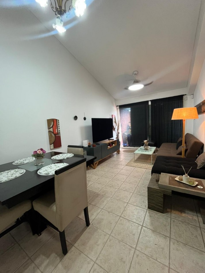 DEPARTAMENTO DE DOS DORMITORIOS CON COCHERA EN COMPLEJO GARCIA HAMILTON EN AVENIDA BELGRANO AL 3.300