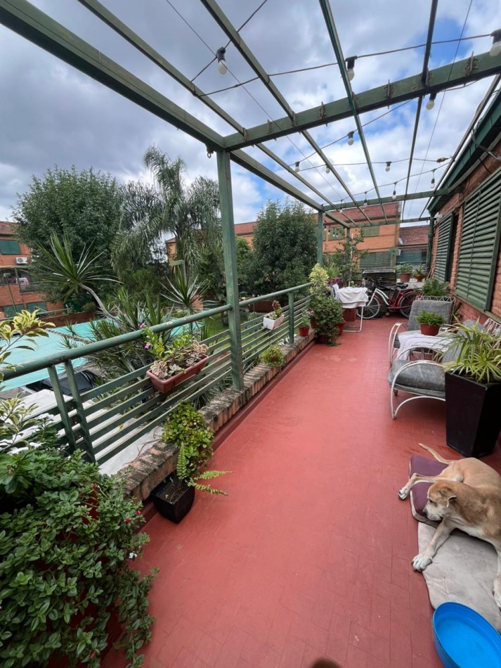 DEPARTAMENTO DE DOS DORMITORIOS CON COCHERA EN COMPLEJO GARCIA HAMILTON EN AVENIDA BELGRANO AL 3.300