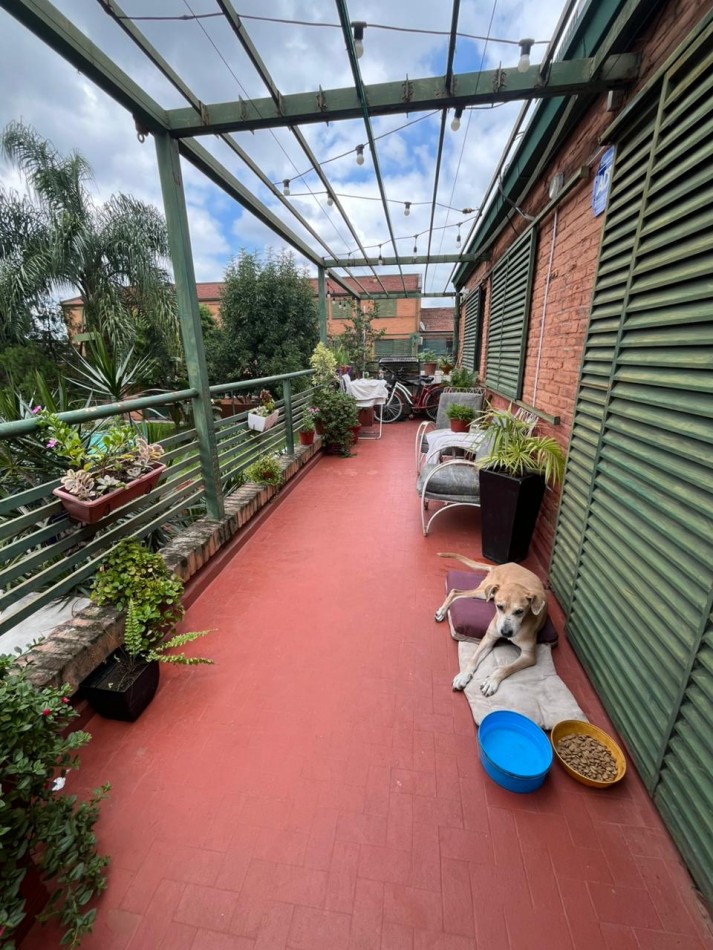 DEPARTAMENTO DE DOS DORMITORIOS CON COCHERA EN COMPLEJO GARCIA HAMILTON EN AVENIDA BELGRANO AL 3.300