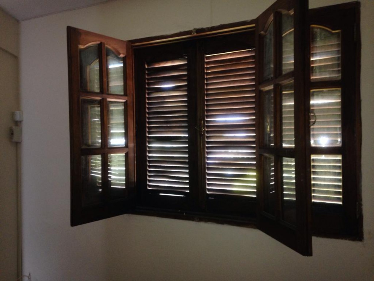 CASA EN BARRIO KENEDY APTA CREDITO CON PILETA Y QUINCHO