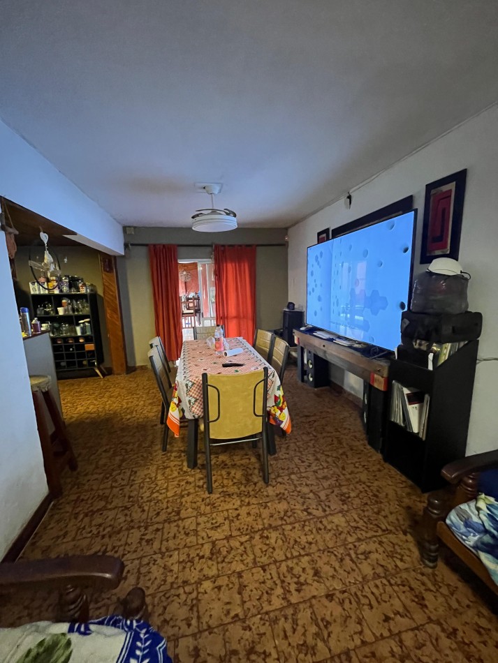 CASA EN BARRIO KENEDY APTA CREDITO CON PILETA Y QUINCHO