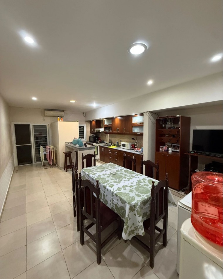 CASA EN BARRIO KENNEDY APTA CREDITO TRES DORMITORIOS CON PILETA A METROS AVENIDA AMERICA