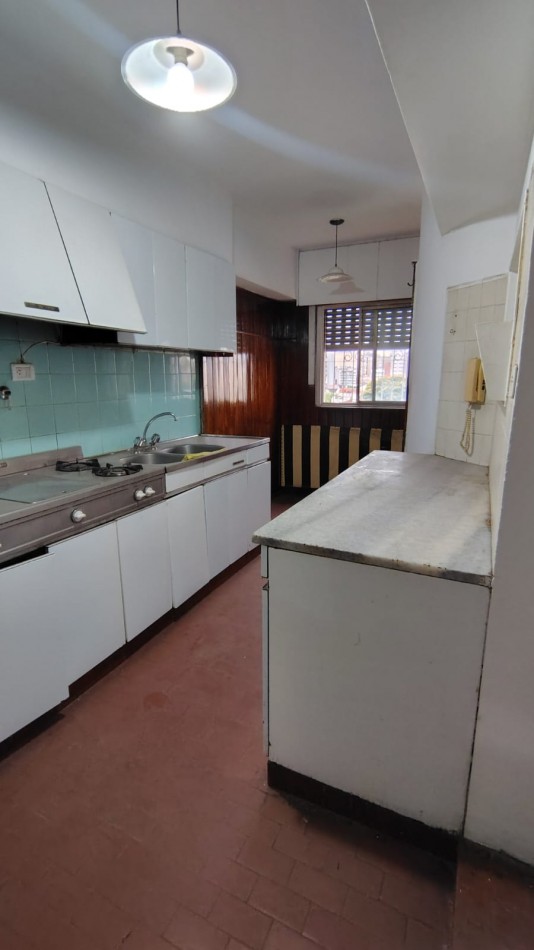 DUPLEX EN 25 DE MAYO Y CORRIENTES DE TRES DORMITORIOS APTO CREDITO