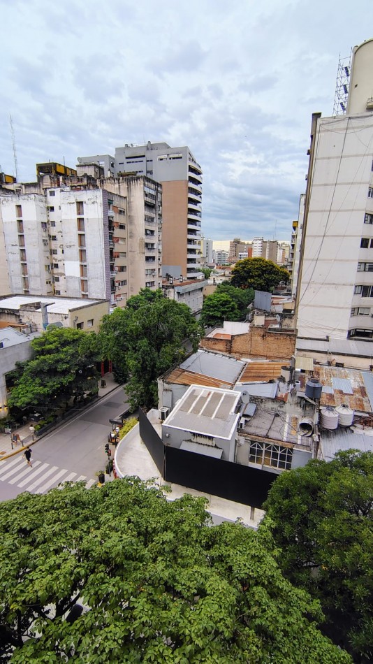 DUPLEX EN 25 DE MAYO Y CORRIENTES DE TRES DORMITORIOS APTO CREDITO