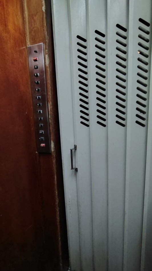 DUPLEX EN 25 DE MAYO Y CORRIENTES DE TRES DORMITORIOS APTO CREDITO