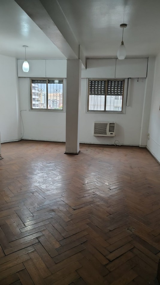 DUPLEX EN 25 DE MAYO Y CORRIENTES DE TRES DORMITORIOS APTO CREDITO