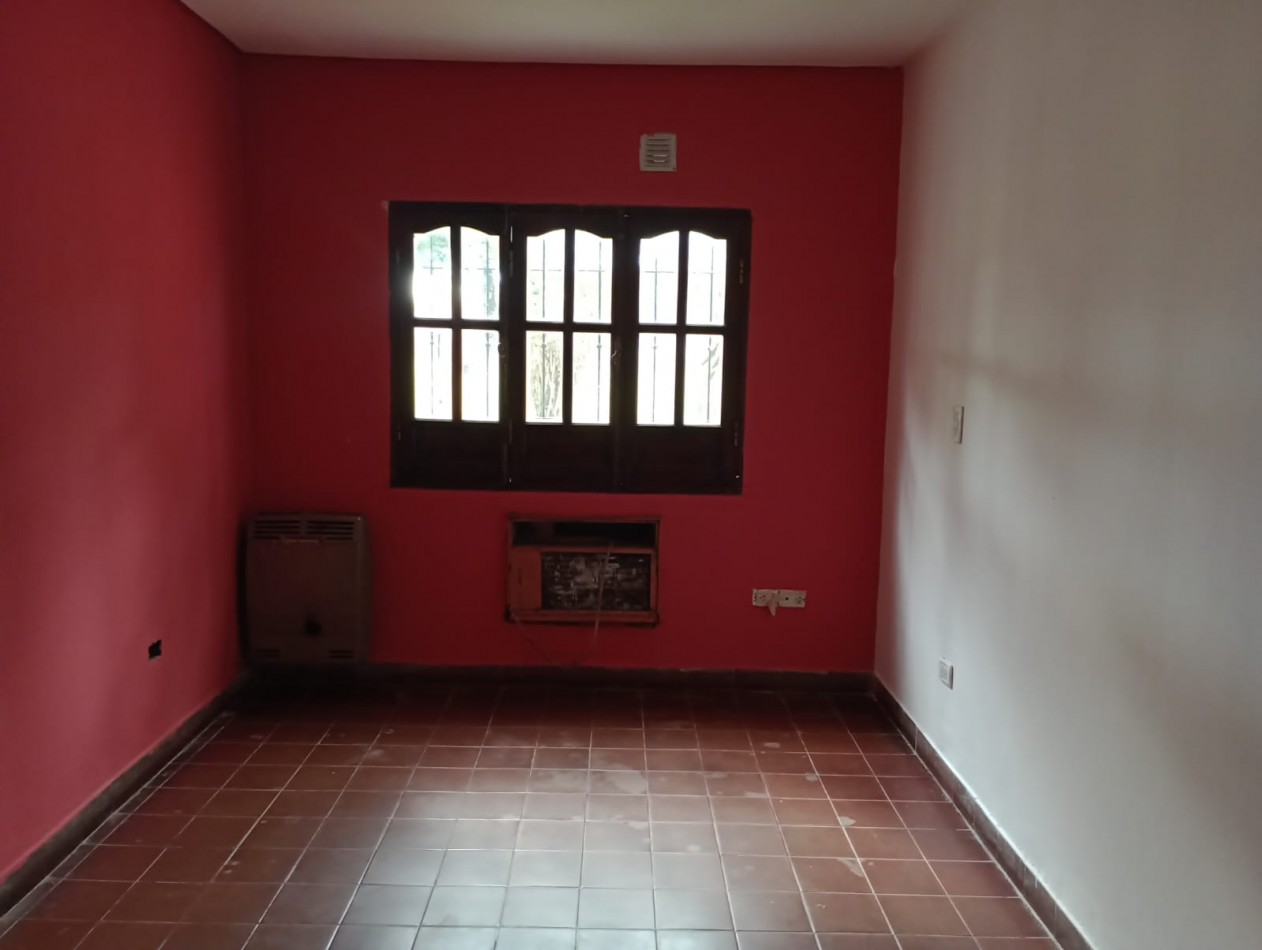 CASA EN BARRIO O CONNORS DE TRES DORMITORIOS CON PILETA APTA CREDITO HIPOTECARIO