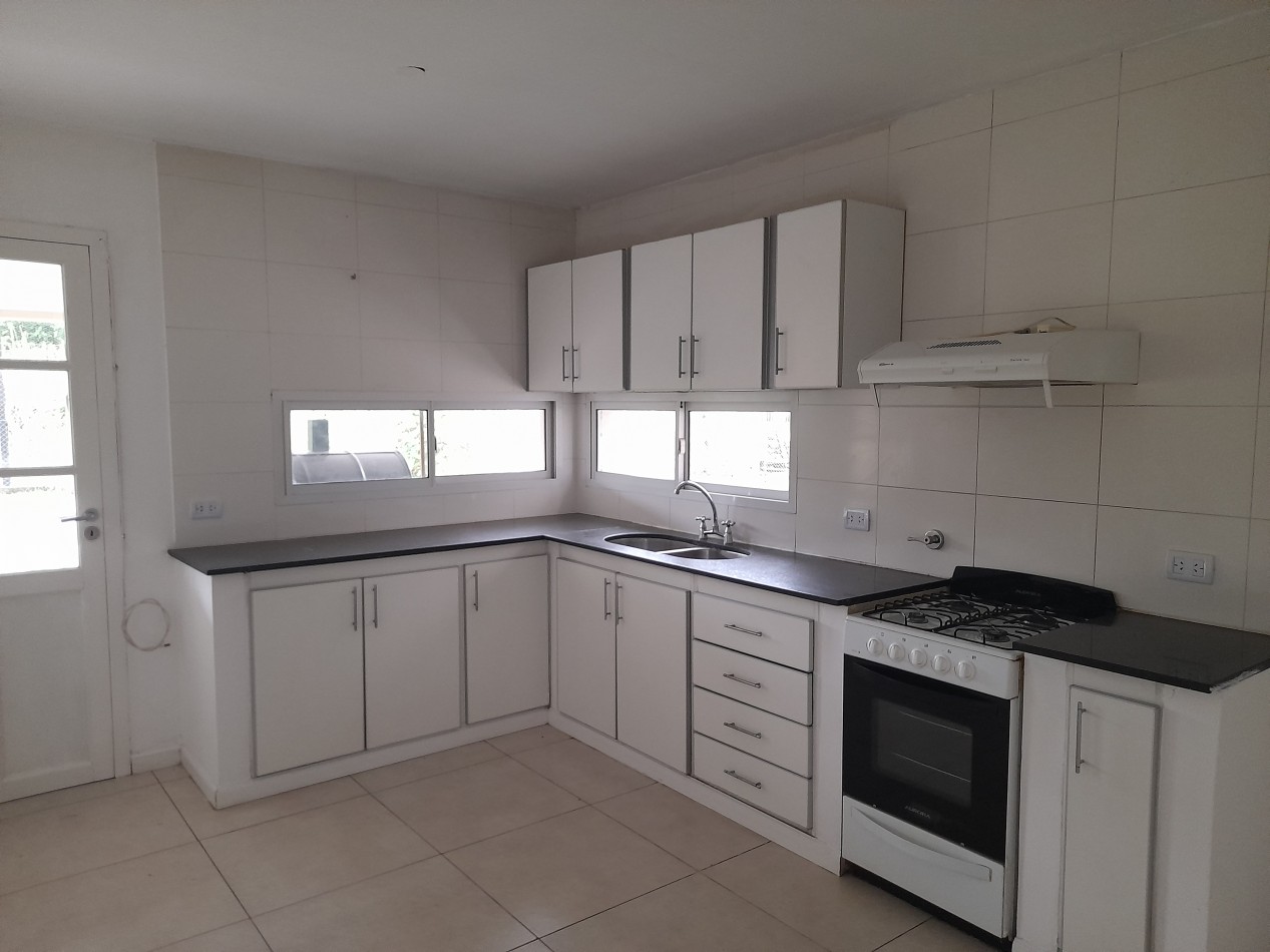 CASA EN BARRIO ALTOS DEL CEBIL 1 DE 3D CON PILETA EN LA RINCONADA, YERBA BUENA