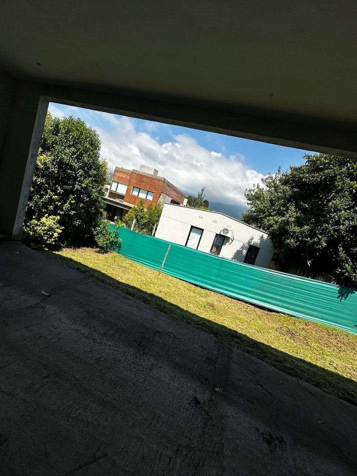 CASA EN BARRIO CERRADO LA EMILIA EN LA RINCONADA YERBA BUENA DE TRES DORMITORIOS A TERMINAR DETALLES APTA CREDITO