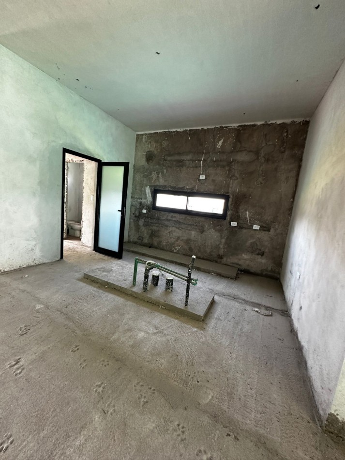 CASA EN BARRIO CERRADO LA EMILIA EN LA RINCONADA YERBA BUENA DE TRES DORMITORIOS A TERMINAR DETALLES APTA CREDITO