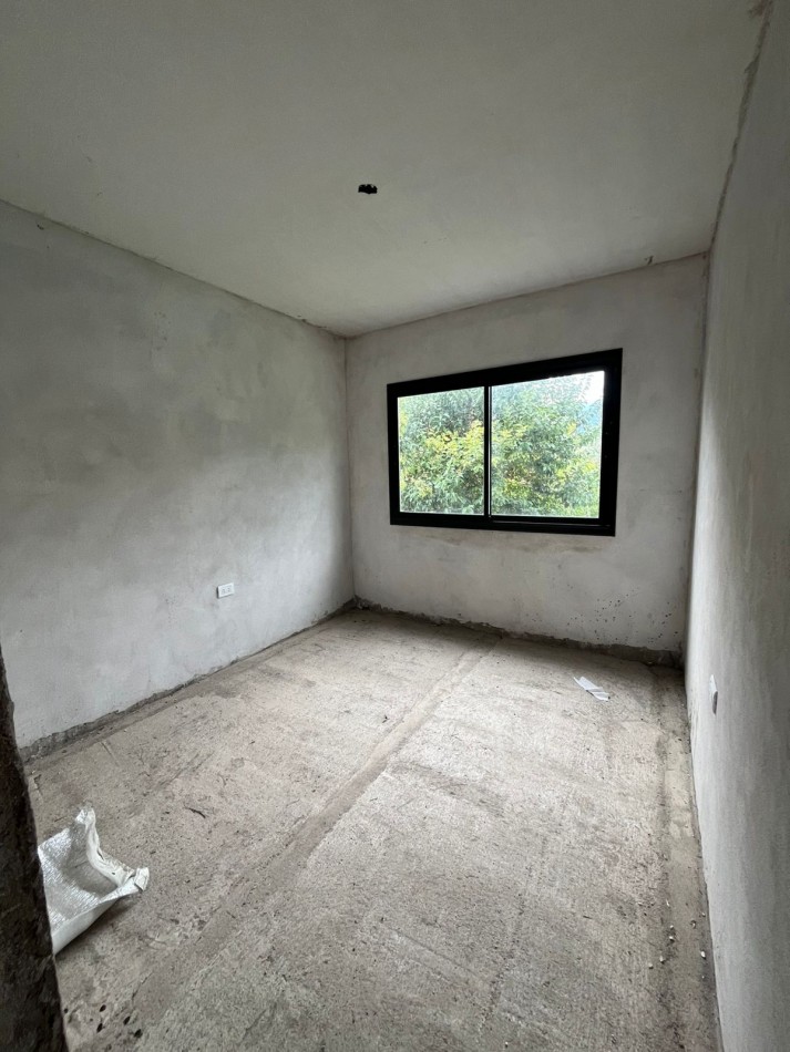 CASA EN BARRIO CERRADO LA EMILIA EN LA RINCONADA YERBA BUENA DE TRES DORMITORIOS A TERMINAR DETALLES APTA CREDITO