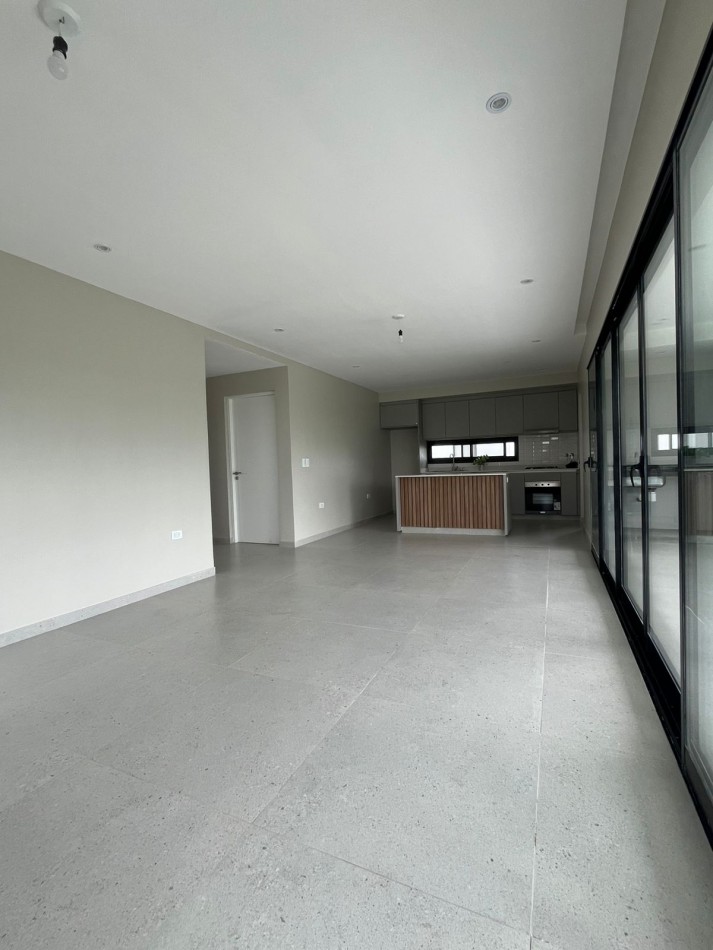 IMPORTANTE CASA EN COUNTRY THE POINT APTA CREDITO 