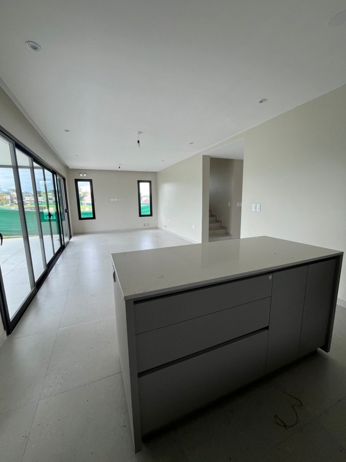 IMPORTANTE CASA EN COUNTRY THE POINT APTA CREDITO 